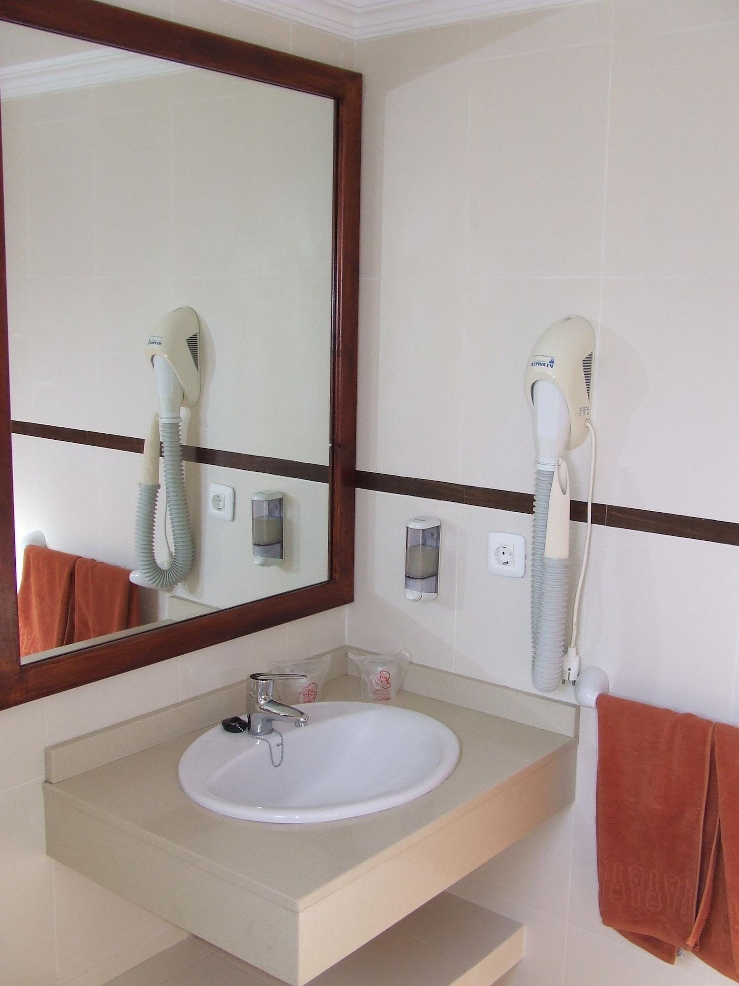 Bungalows Playa Limones ปลายาบลังกา ภายนอก รูปภาพ
